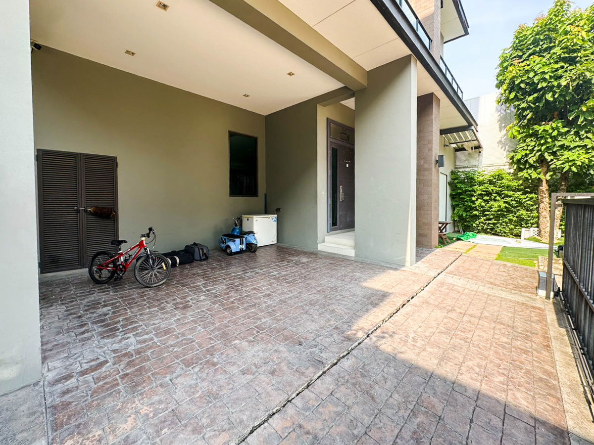 picture Luxury house for rent at Soul Ekamai Ladprao 112, 3 Bedroom 4 Bathroom - 12/12