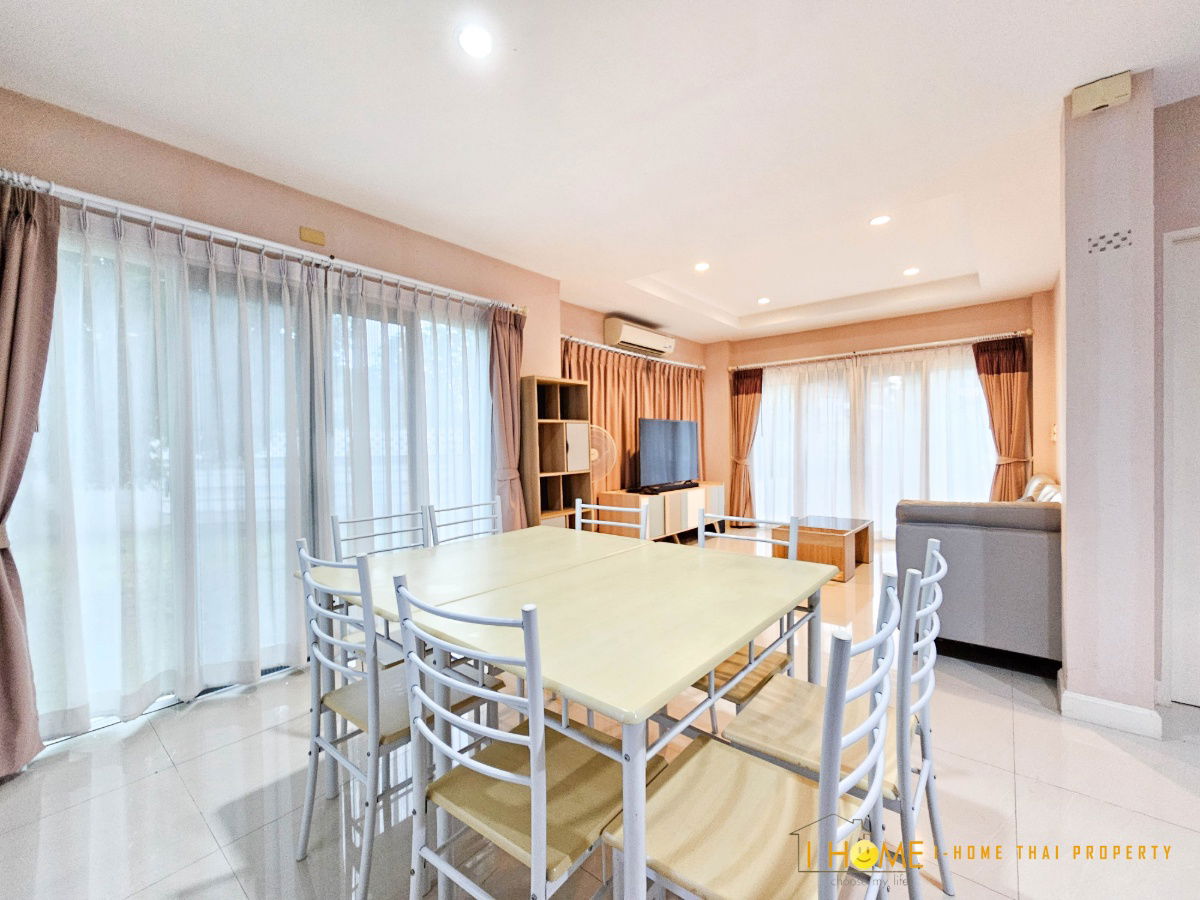 picture A two storey house for rent with 3 bedrooms,3 toilets and 1 kitchen. - 9/28