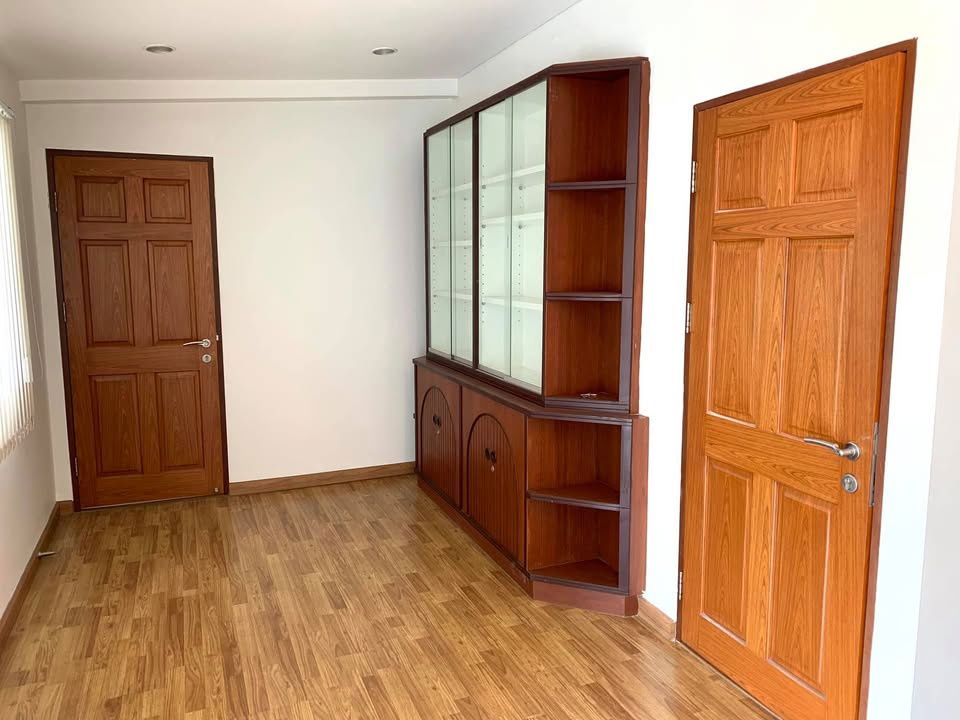 picture R2741 House For Rent Located in Soi Senanikom 1, Soi 17 (Available now) - 13/17
