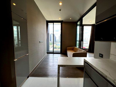 คอนโด อาร์ ซี เอ : ขายถูกที่สุดในตึก! 1 ห้องนอนสุดหรู The Esse Singha Complex ทำเลทองอโศก-เพชรบุรี
