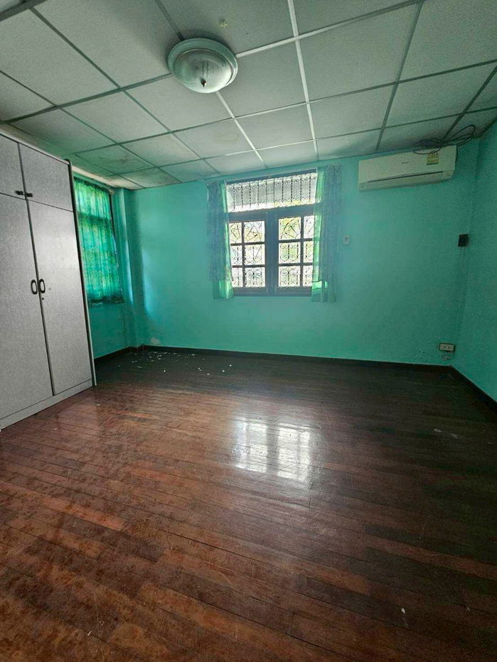 picture LTH13461 – House for Sale | Pridi 42 Sukhumvit 71 | 240 sqm | 5 Beds 4 Baths | 17.5 MB | Near BTS Phra Khanong  - 4/5