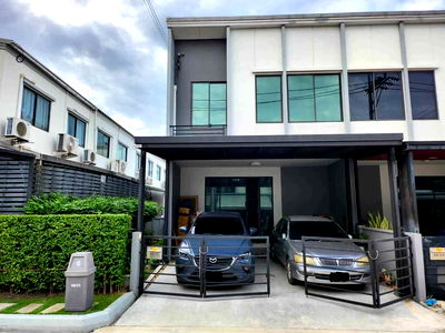 เช่าทาวน์โฮม ถนนศรีนครินทร์-ร่มเกล้า : R2744 ให้เช่าทาวน์โฮม 2 ชั้น Pleno พระราม 9 กรุงเทพกรีฑา (ว่างค่ะ) หลังมุม มีพื้นที่สวนด้านข้าง 