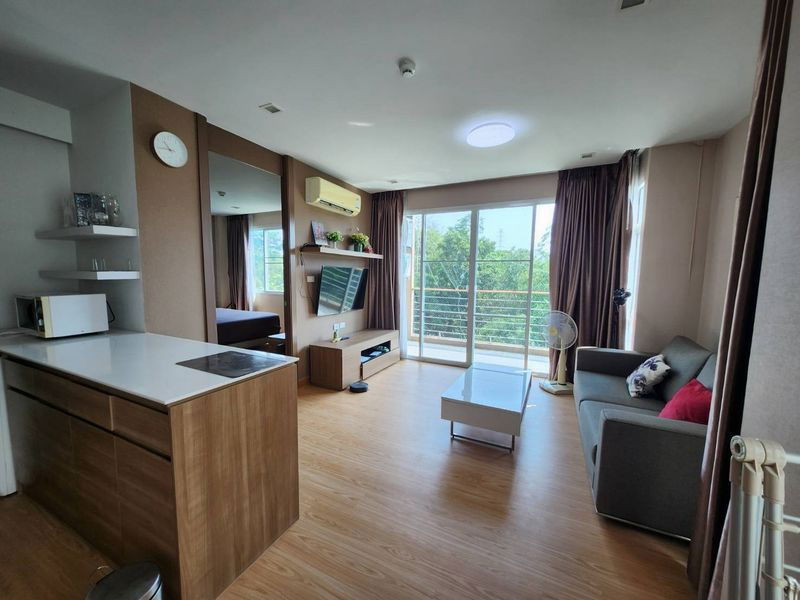 picture Condo for rent in Sriracha, fully furnished, move in ready, cheap price, Green Lake Sriracha - 4/10