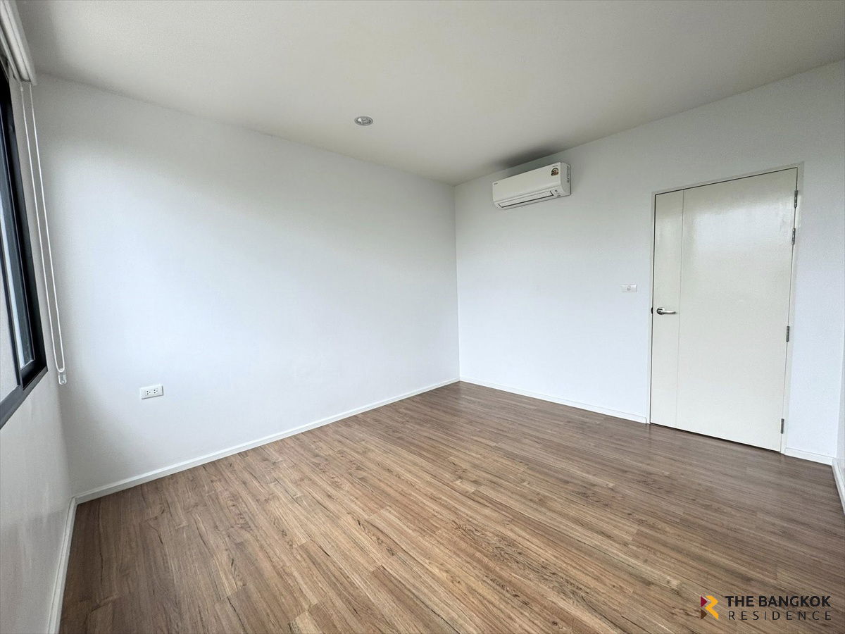 picture  Baan Klang Muang Rama 9-Krungthep Kreetha 🌳 3-Storey Townhome Facing a Lush Garden, Ready to Move In  - 11/14