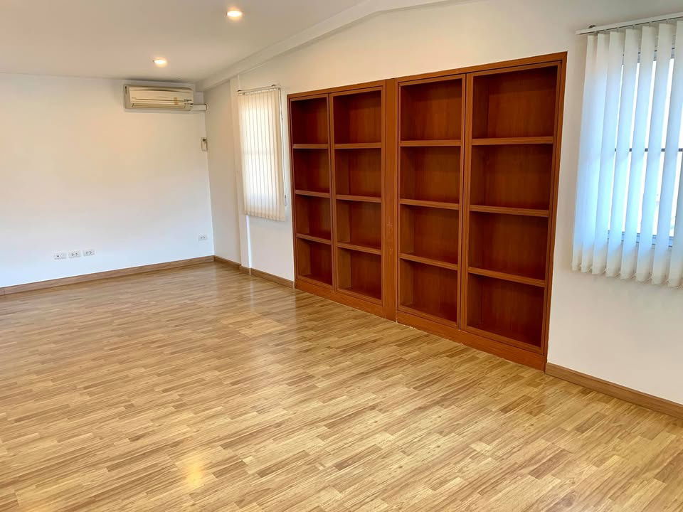 picture R2741 House For Rent Located in Soi Senanikom 1, Soi 17 (Available now) - 7/17