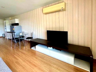 Condos for sale 700 Year Sports Arena Chiang Mai : 🔥 Condo for SALE! in Center of Nimman at Rawee Waree Condo . Near to Hospital, University, Shopping Mall, Market and etc.