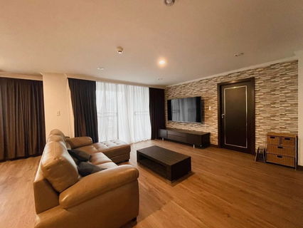 Corner Penthouse, South and West Facing, Acadamia Grand Tower