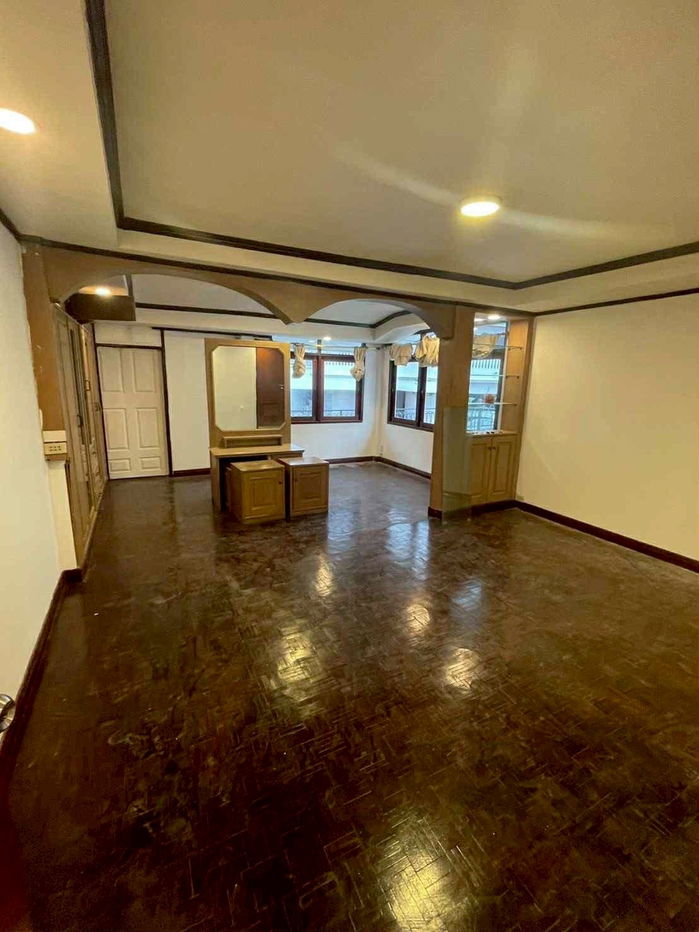 picture LTHC13496 – House for Rent | Pridi Banomyong 42 | 350 sqm | 4 Beds 3 Baths | 45K/Month | Near BTS Phra Kanong - 2/13
