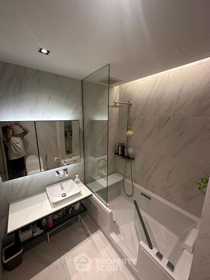 picture 1-BR Condo at The Room Sukhumvit 38 near BTS Ekkamai (ID 2365843) - 8/15