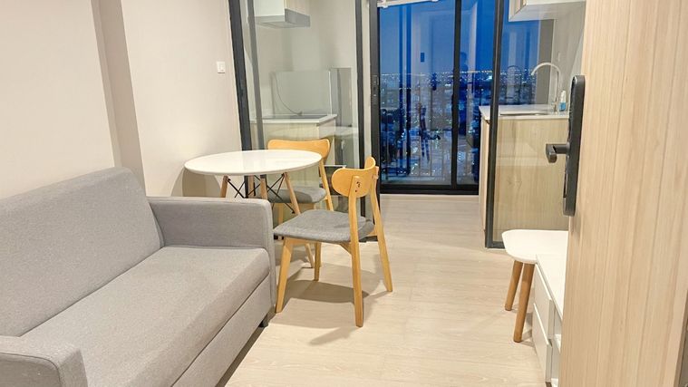 ให้เช่า NUE Noble Ngamwongwan นิว โนเบิล งามวงศ์วาน ห้องติด Wall ใหม่ ( มี 2 ห้องติดกัน)