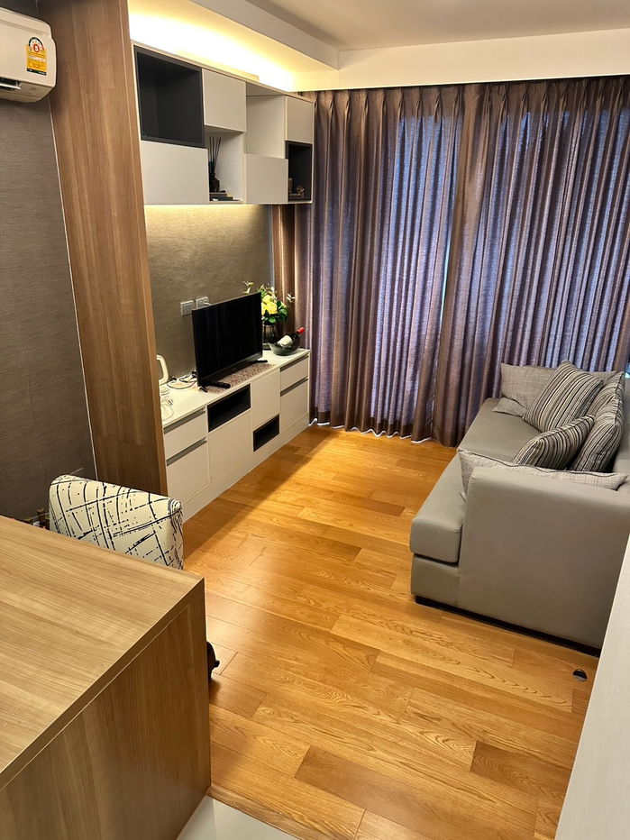 picture Urgent Sale: InterLux Premier Condominium — Prime Location in the Heart of Sukhumvit 13  1 Bedroom | 1 Bathroom - 4/11