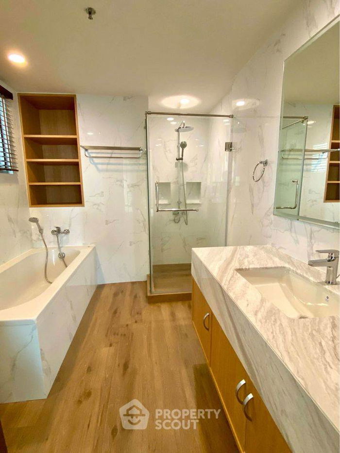picture 2-BR Condo at The Rajdamri near BTS Ratchadamri (ID 1348232) - 3/12