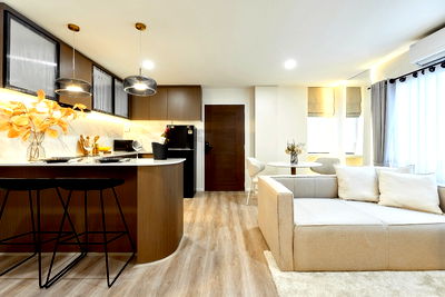 Condos for sale 700 Year Sports Arena Chiang Mai : Condo for sale with   2 bedrooms, 2 bathrooms and   1 kitchen.   