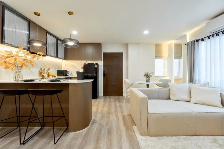 ขายคอนโดเด่น  2 ห้องนอน  2 ห้องน้ำ  1 ห้องครัว  1  ที่จอดรถ