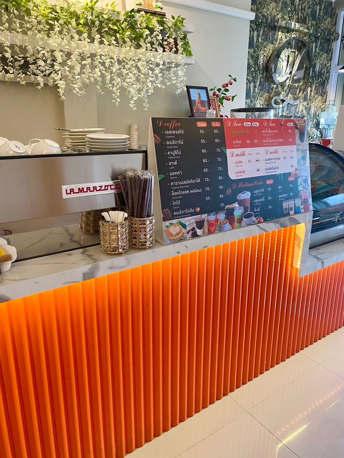 รูป อาคารพาณิชย์ 3 ชั้น สภาพใหม่เอี่ยม ทำเลทองแยกป่าไม้ สุราษฎร์ธานี ติดย่านธุรกิจ (มีร้านกาแฟดำเนินกิจการแล้ว), สตูดิโอ, ออฟฟิศ,airbnb - รูปที่ 5/14