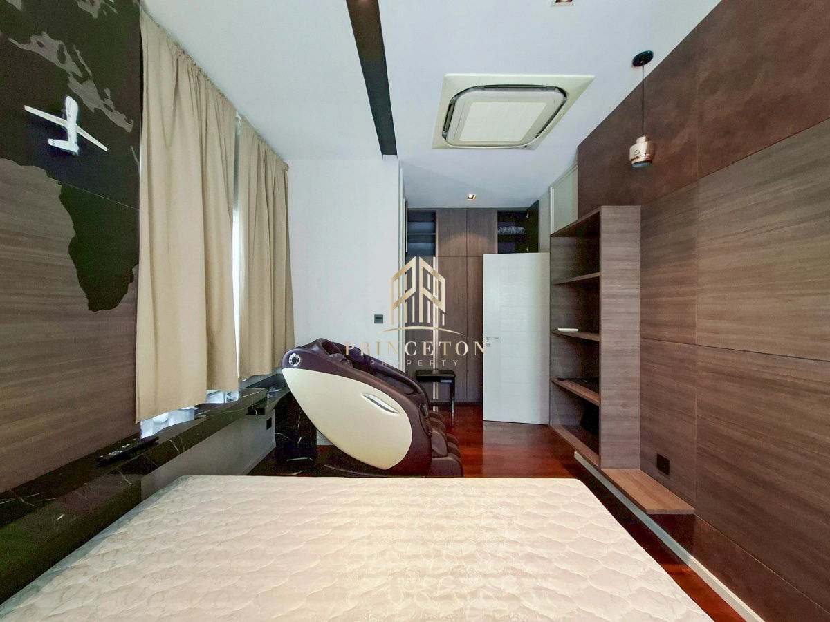 picture Grand Bangkok Boulevard Rama 9 A luxurious corner home located on New Krungthep Kreetha Road - 30/40
