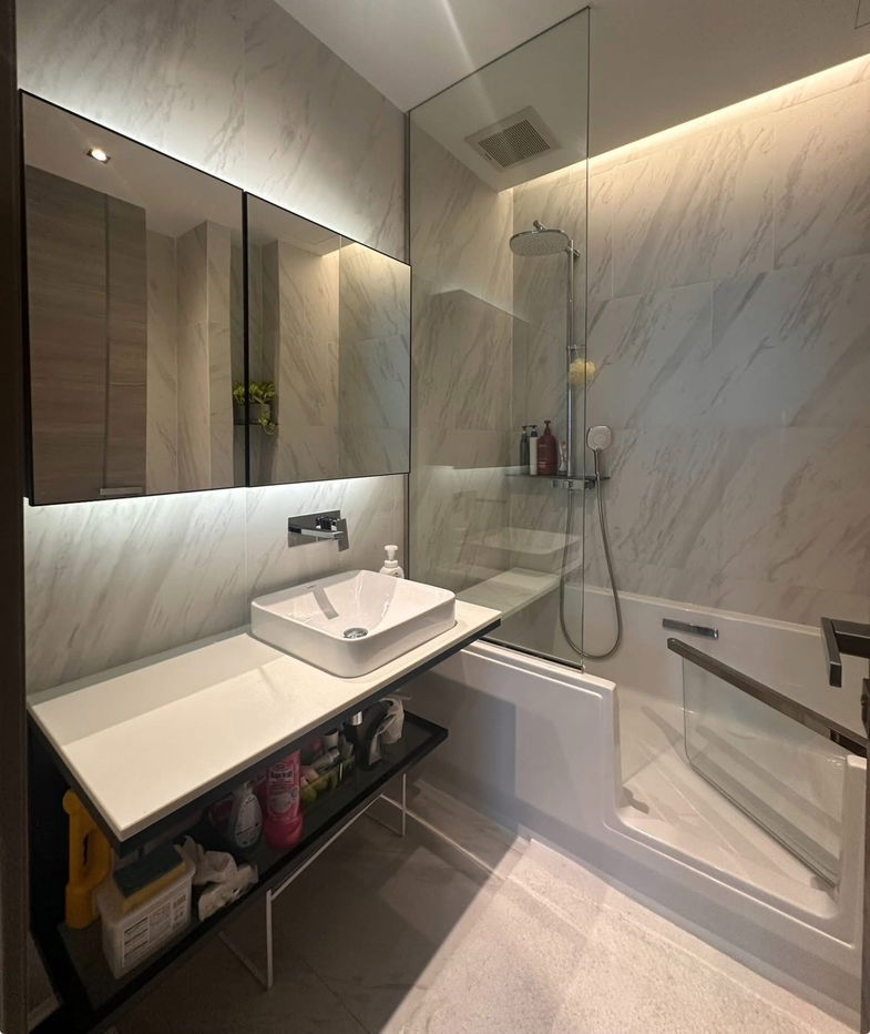 picture The Room Sukhumvit                   38 - 8/14