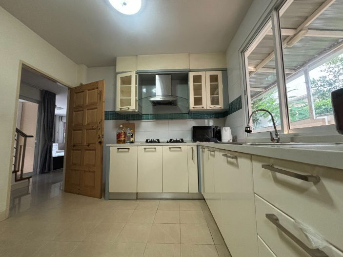 รูป H 923 ให้เช่า บ้านเดี่ยว 2 ชั้น ม.บลูลากูน บางนา-ตราด กม.8 บ้านสวยสภาพดี เฟอร์นิเจอร์ครบพร้อมอยู่ ราคา 36,000 บาท - รูปที่ 10/16