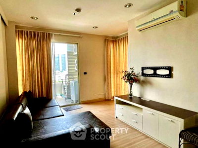 Condos for sale : 1-BR Condo at The Light House Sathorn–Chareonnakorn near BTS Krung Thon Buri (ID 2354045)