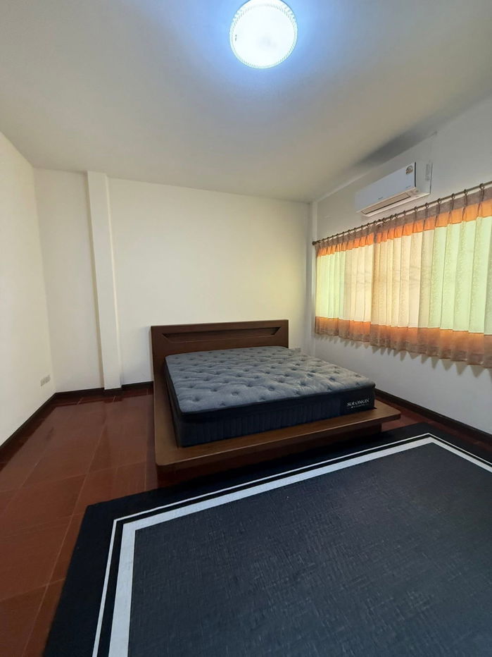 picture House for RENT! Close to Town near University, Supermarket, Central Chiang mai, Shopping mall, 7-11, Big-C, Fresh Market and etc. - 9/12