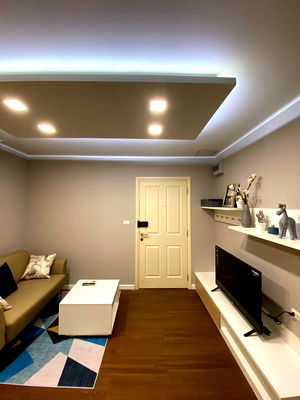 Condos for sale 700 Year Sports Arena Chiang Mai : Condo for sale: Campus Resort Chiang Mai, with tenants, behind the CMU Engineering gate. Tel: 098-9690236(Janny)