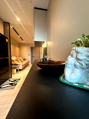 คอนโดให้เช่า :  Luxury 1 Bedroom Unit For Rent @The Room Sukhumvit 38