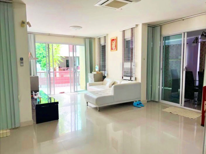 รูป H 923 ให้เช่า บ้านเดี่ยว 2 ชั้น ม.บลูลากูน บางนา-ตราด กม.8 บ้านสวยสภาพดี เฟอร์นิเจอร์ครบพร้อมอยู่ ราคา 36,000 บาท - รูปที่ 7/16