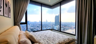 Condos for rent รพ.เซนต์หลุยส์ : Panoramic view, wide-fronted unit, high floor, beautiful view, Chapter Charoennakhorn-Riverside