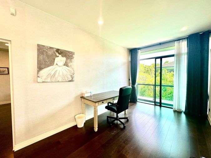 4-bed house for rent, 270 sqm, 73 sq wah, Setthasiri Krungthep Kreetha
