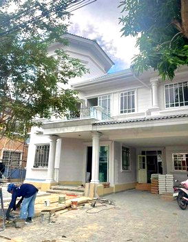 บ้านเดี่ยว ตลาดสามย่าน แกลง : พูลวิลล่า 2 ชั้น กลางเมืองพัทยา เนื้อที่ 90 ตารางวา ขาย 15.88 ล้าน 5 นอน 4 น้ำ พัทยา บางละมุง ชลบุรี