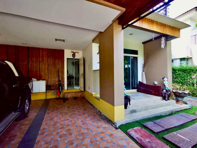 3-bed house for sale, 264 sqm, 52.5 sq wah, Setthasiri Wongwaen - Sukhaphiban 2