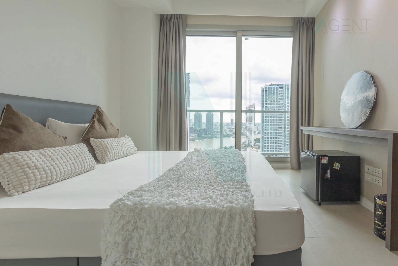 picture 🚩 For Rent Condo THE RIVER Building B, Floor 28,3 bed room, Room size 138 sqm - 2/8