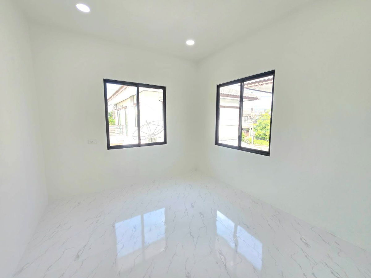 รูป บ้านแฝดหลังใหญ่ ตกแต่งรีโนเวทใหม่ หมู่บ้าน ฟ้าปิยรมย์ เนสโต้ เฟส11 ลำลูกกาคลอง6 ปทุมธานี ทำเลดี ต้นโครงการ - รูปที่ 27/30