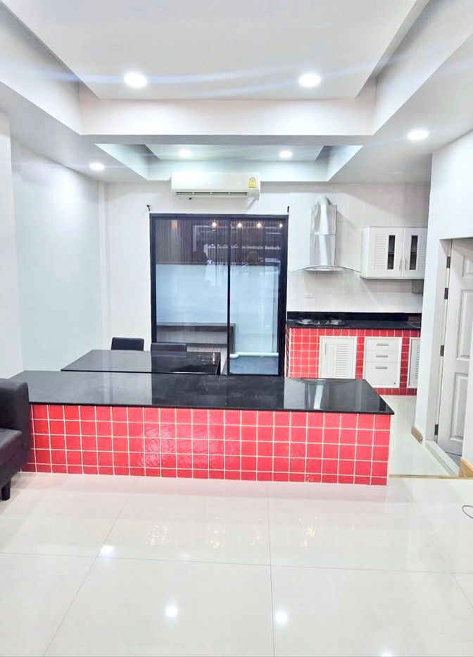 รูป ให้เช่าทาวน์โฮม สาริน วิช สุขุมวิท 107 (Sarin Wiz Sukhumvit 107) อยู่สุขุมวิท 107 ซอยแบริ่ง 22 ต.สำโรงเหนือ  - รูปที่ 4/10