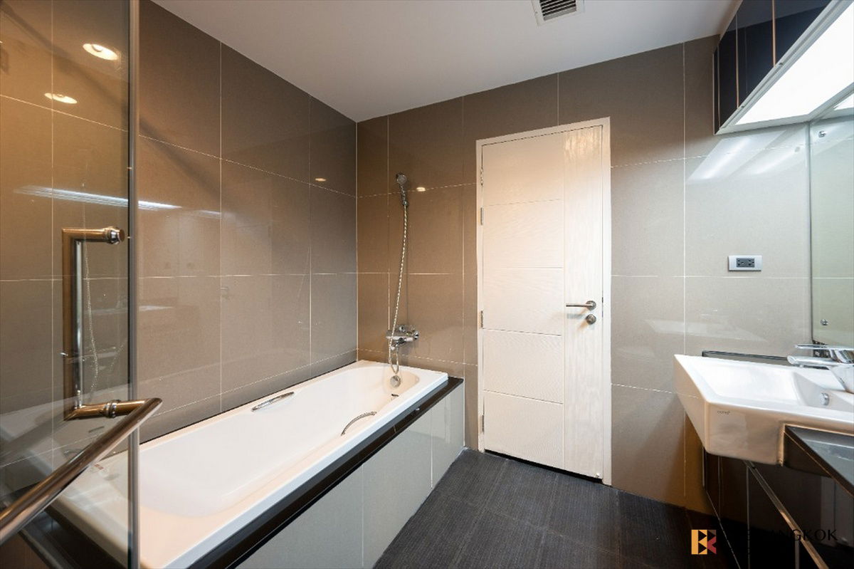 รูป 💫 โอกาสสุดท้าย! ห้องสวยราคาดี , The Crest Sukhumvit 34 ใกล้ BTS ทองหล่อ - รูปที่ 16/17