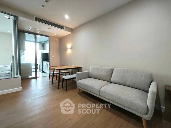 picture 1-BR Condo at The Room Bts Wongwianyai near BTS Wongwian Yai (ID 2369014) - 1/22