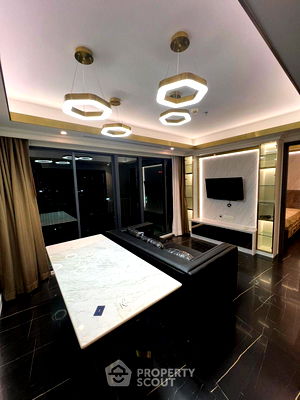 ขายคอนโด : คอนโด 2-ห้องนอน ที่ ซี เอกมัย ใกล้ ARL รามคำแหง (ID 2367177)