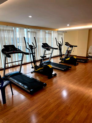 Condos for rent : Pradya Place Ratchada - Huai Khwang, large room for rent