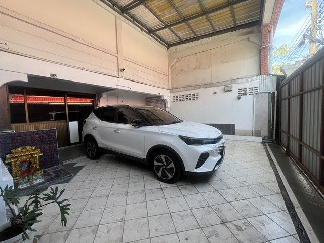 picture 3-Storey House Sukhumvit 103/1 Near BTS Punnawithi, Ready to Move In Prime Location, Ready to Move In - 4/13