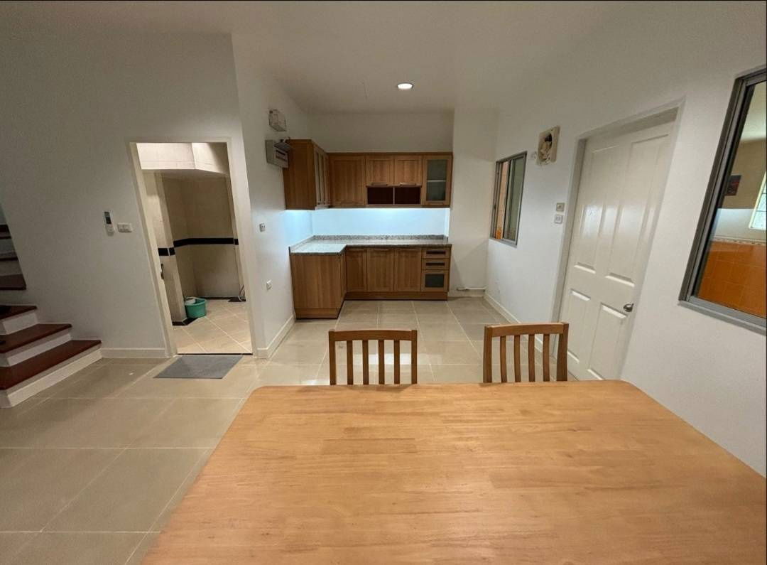 picture Townhouse for rent Baan Klang Muang British Town Srinakarin, near BTS Station, Fully furnished - 6/16