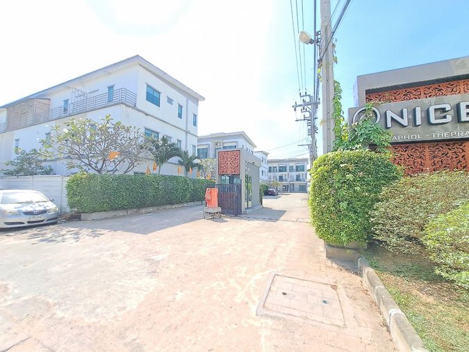 3-bed townhouse for sale, 131 sqm, 23.3 sq wah, At Nice Watcharaphon - Theparak