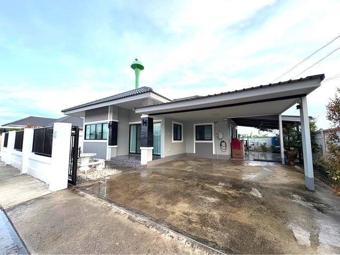 ให้เช่าบ้านเดี่ยวชั้นเดียว 3 ห้องนอน 2 ห้องน้ำ 1 ห้องครัว 2 ที่จอดรถ