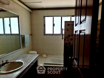 ขายคอนโด : คอนโด 3-ห้องนอน ที่ เบย์วิว รีสอร์ท ใน บางละมุง (ID 2053443)