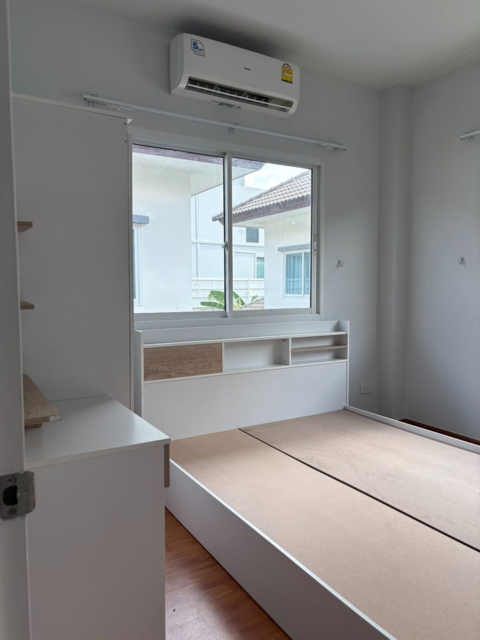 รูป H 925 ให้เช่า บ้านแฝดสไตล์บ้านเดี่ยว ม.เมอริทแกรนด์ สุวรรณภูมิ บ้านสวย สภาพดีมีเฟอร์นิเจอร์ ราคา 18,650 บาท - รูปที่ 14/17