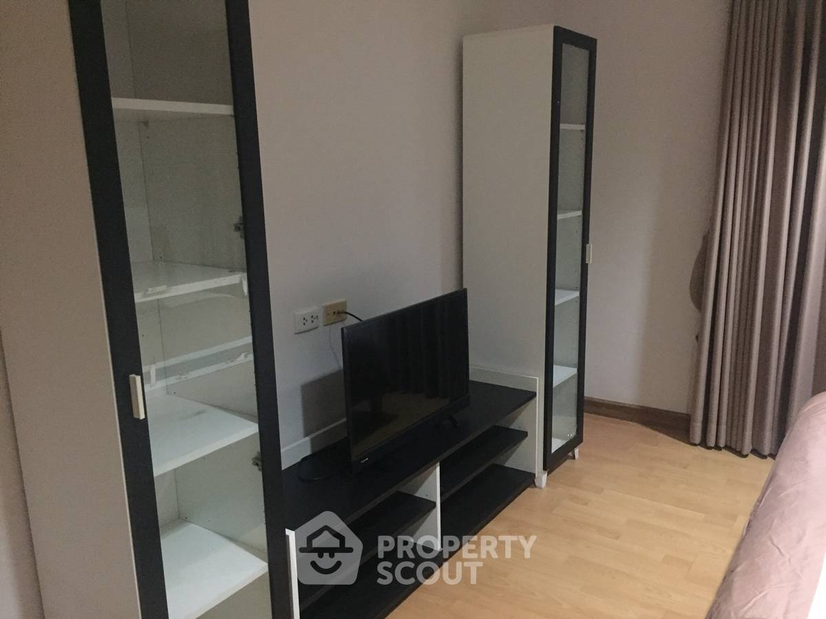 picture 2-BR Condo at The Master Sathorn Executive near BTS Krung Thon Buri (ID 514084) - 7/20