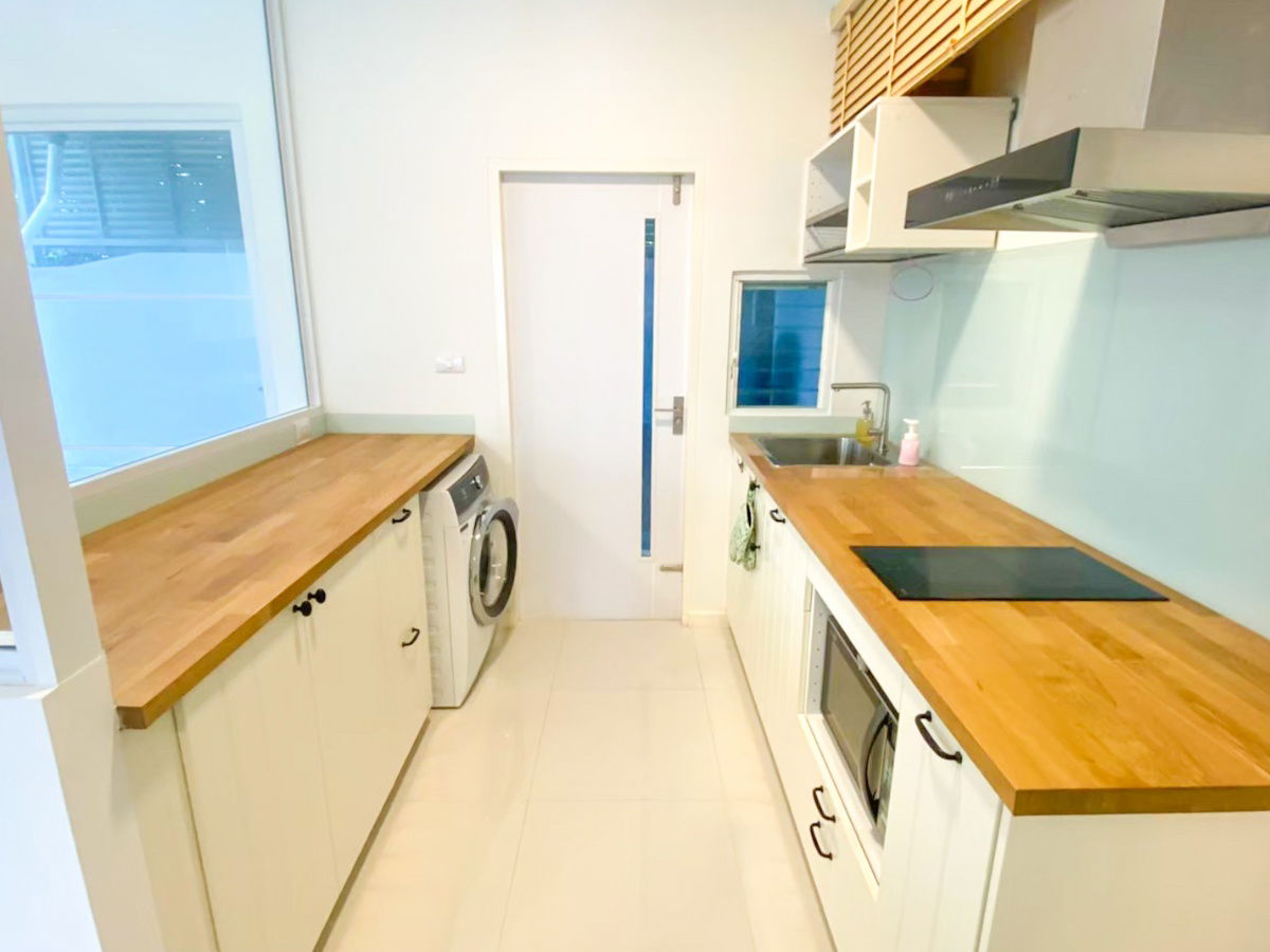 รูป ให้เช่า บ้านอินดี้ บางนา–รามคำแหง2 ทาวน์โฮม 2.5 ชั้น แปลงมุม บรรยากาศเงียบสงบ เดินทางสะดวก ใกล้เมกาบางนา เฟอร์นิเจอร์ครบ พร้อมอยู่ - รูปที่ 8/20