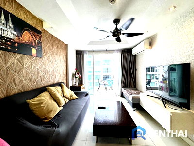 Condos for sale Pattaya : Spacious 1 Bedroom Condo in Pratumnak Soi 4, 500m from the Beach