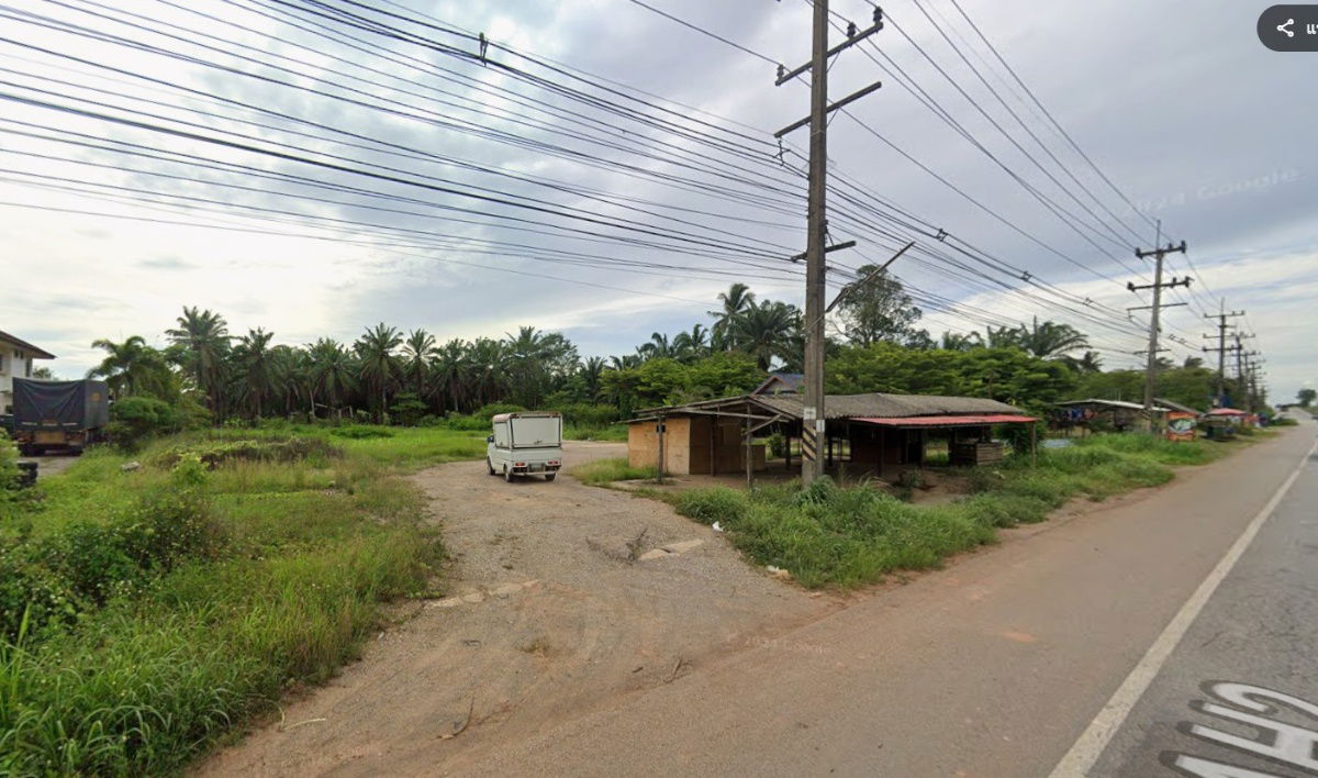 รูป ขายด่วนที่ดินชุมพร ฝั่งขาขึ้นกรุงเทพ ขนาด  7 ไร่ 35 ตารางวา ไร่ล่ะ 3.5 ล้าน เหมาะทำโครงการหมู่บ้าน - รูปที่ 6/8