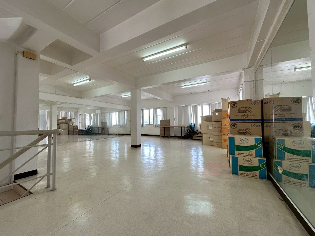 picture commercial building for sale — 2 adjoining units at Thipawan Village. Only 600 meters from BTS Thipawan! - 5/15