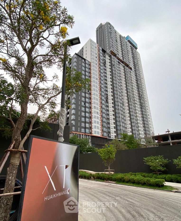picture 1-BR Condo at XT Huaikhwang near MRT Huai Khwang (ID 2369131) - 12/16